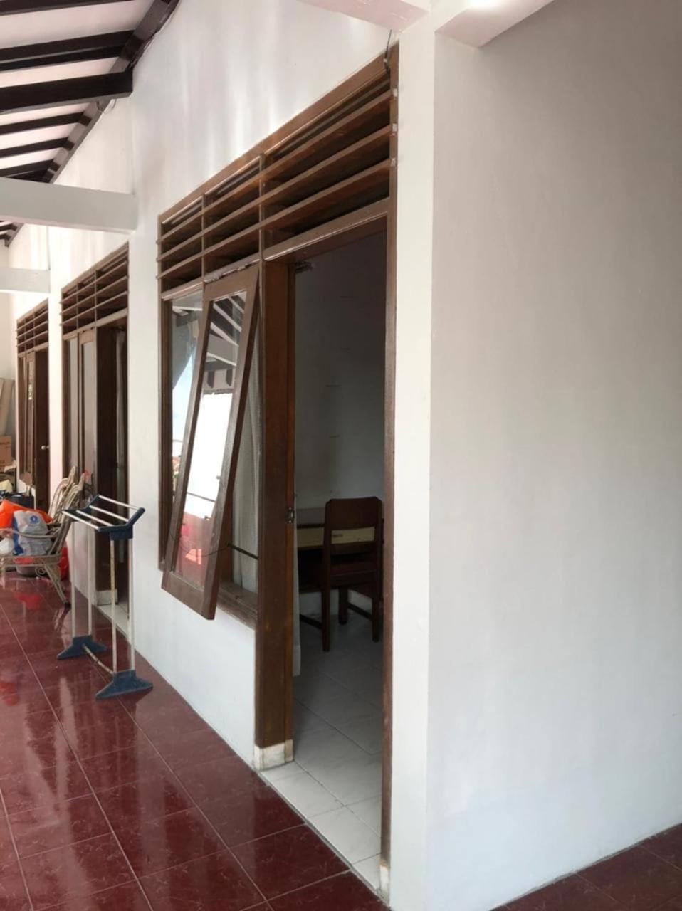 Oyo 90482 Rumah Oma Syariah Kupang  Kültér fotó