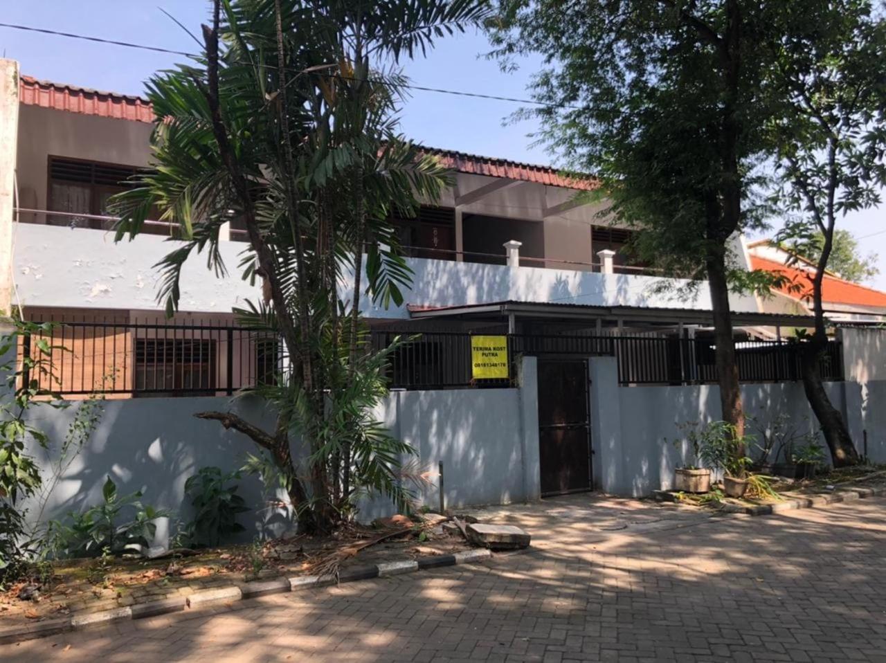 Oyo 90482 Rumah Oma Syariah Kupang  Kültér fotó